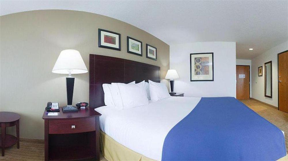 Holiday Inn Express Hotel & Suites Antigo By Ihg Kültér fotó