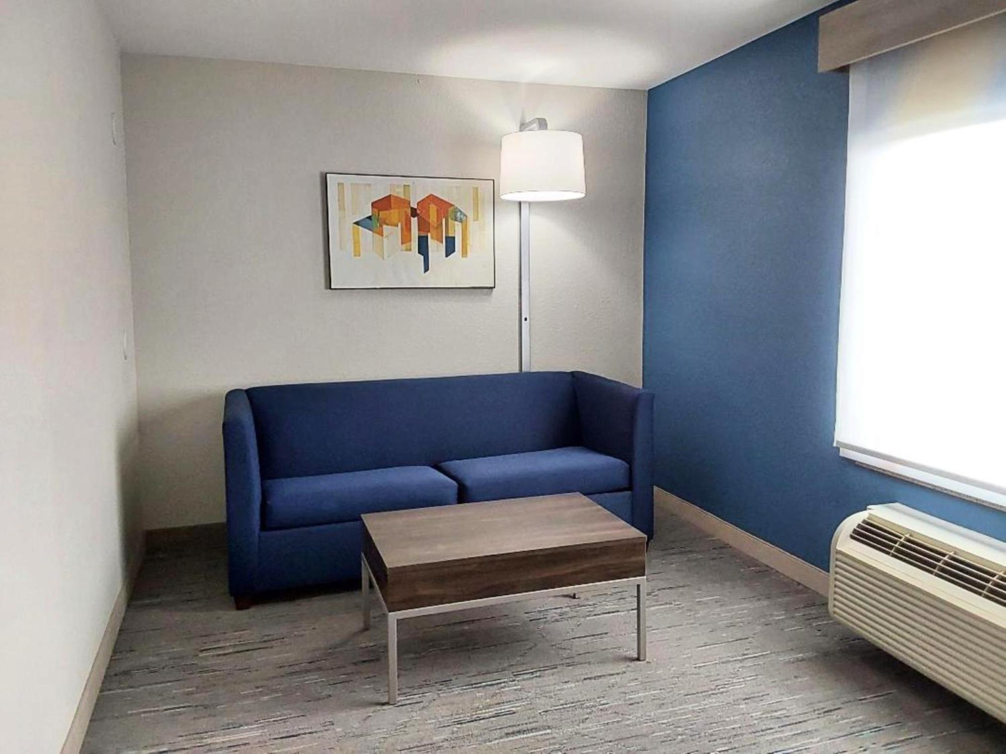 Holiday Inn Express Hotel & Suites Antigo By Ihg Kültér fotó