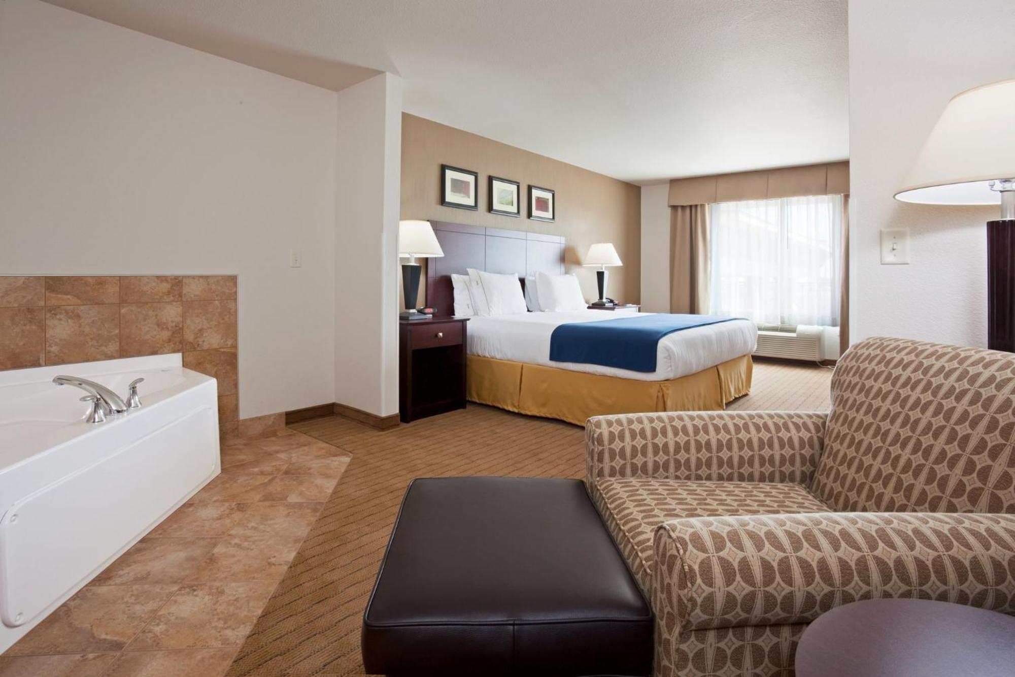 Holiday Inn Express Hotel & Suites Antigo By Ihg Kültér fotó