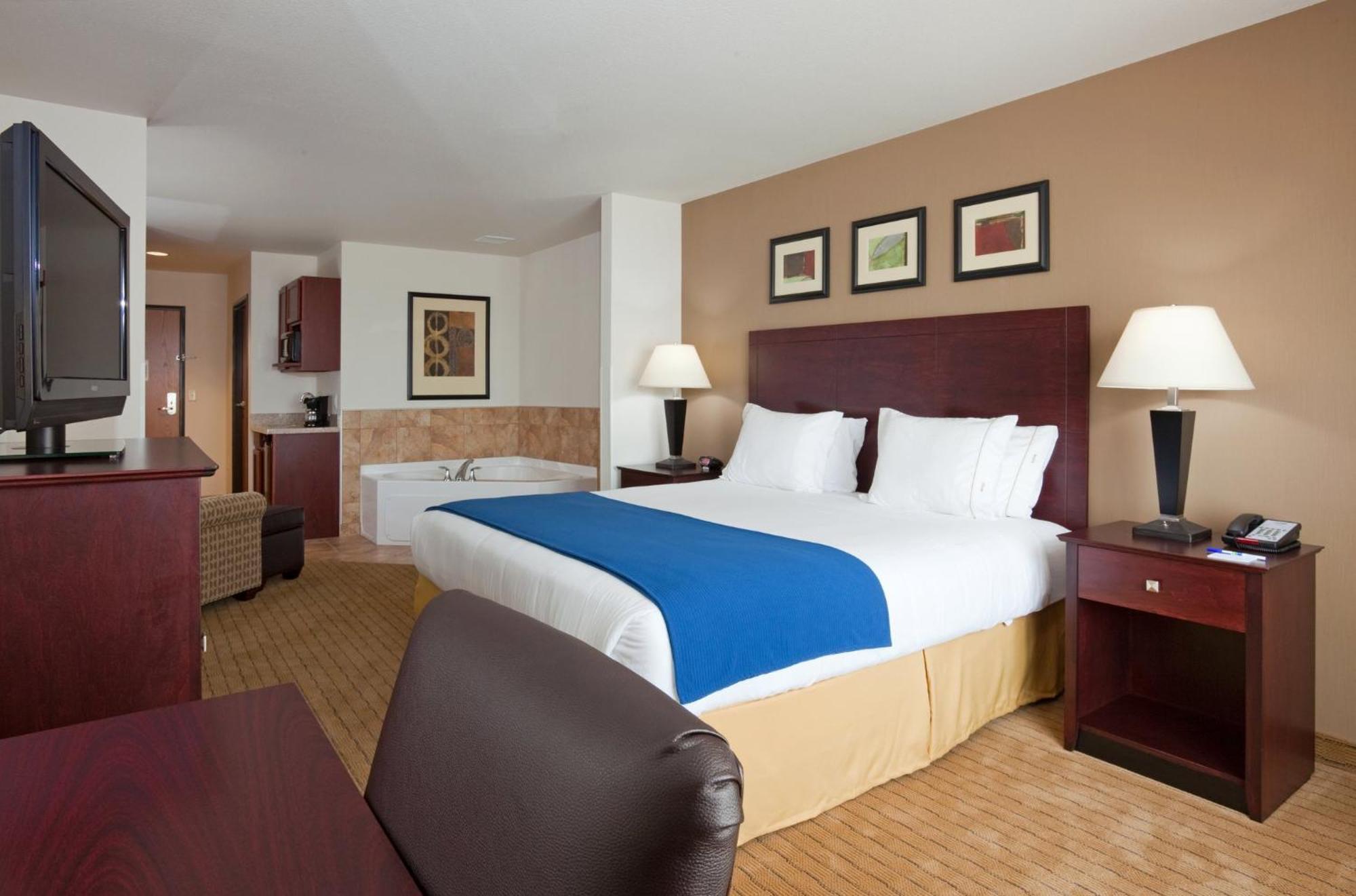 Holiday Inn Express Hotel & Suites Antigo By Ihg Kültér fotó