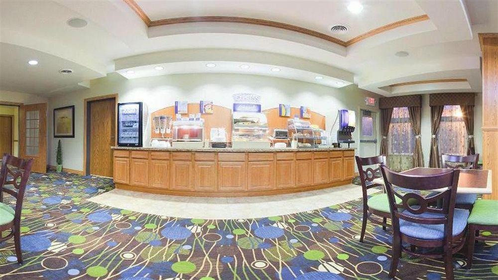 Holiday Inn Express Hotel & Suites Antigo By Ihg Kültér fotó