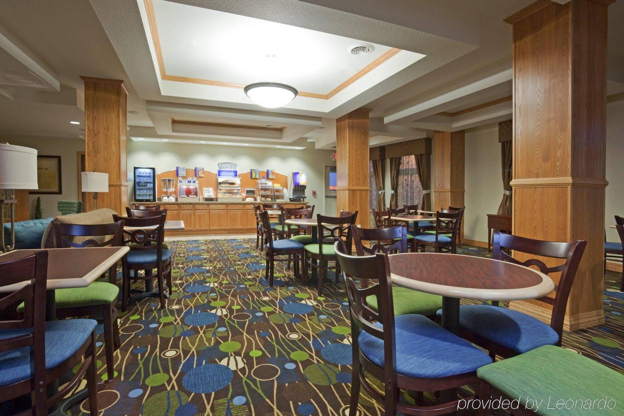Holiday Inn Express Hotel & Suites Antigo By Ihg Kültér fotó
