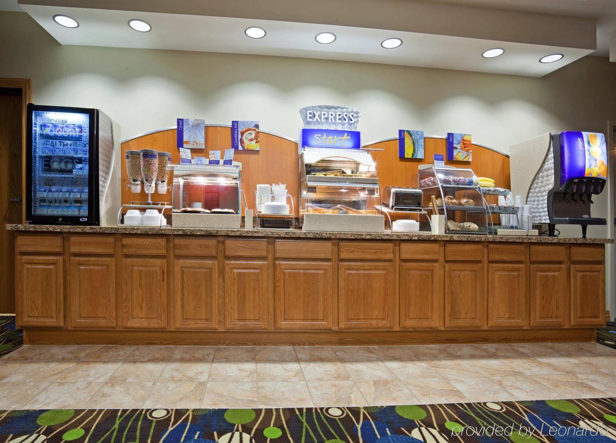 Holiday Inn Express Hotel & Suites Antigo By Ihg Kültér fotó